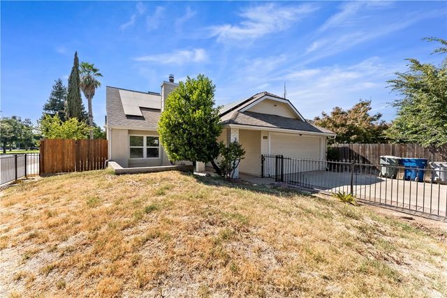 2521 N Selland Avenue, Fresno, CA 93722