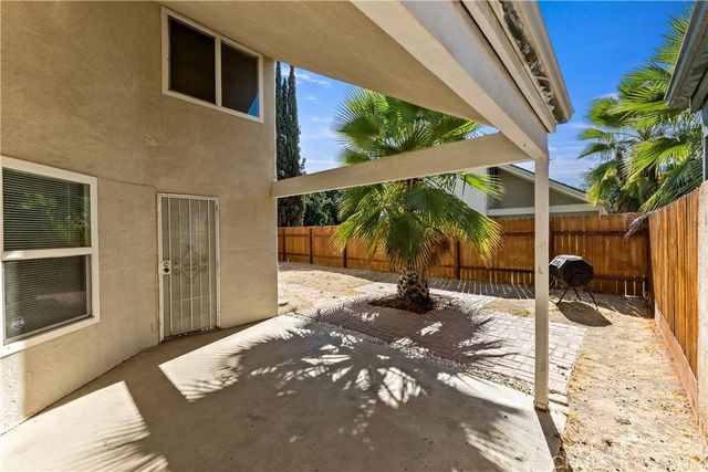 2521 N Selland Avenue, Fresno, CA 93722