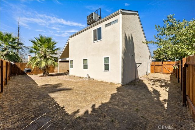 2521 N Selland Avenue, Fresno, CA 93722