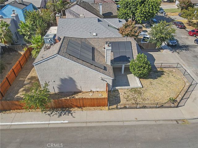 2521 N Selland Avenue, Fresno, CA 93722