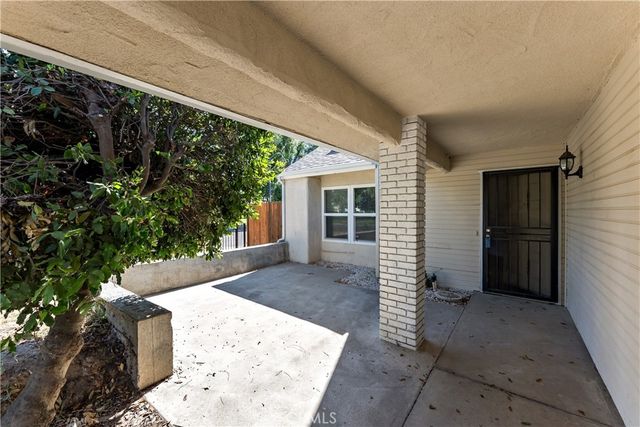 2521 N Selland Avenue, Fresno, CA 93722