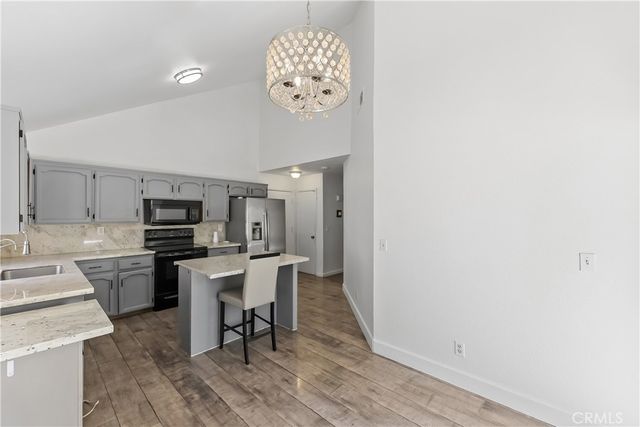 2521 N Selland Avenue, Fresno, CA 93722