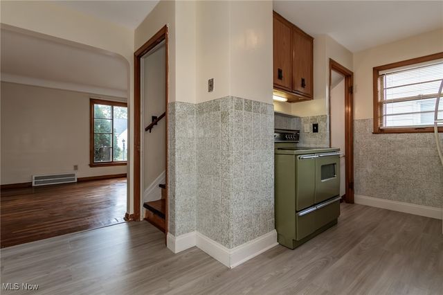 306 E 323rd Street, Willowick, OH 44095