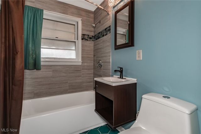 306 E 323rd Street, Willowick, OH 44095