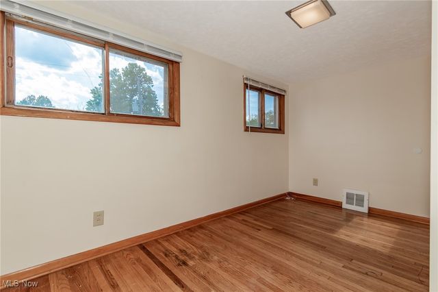 306 E 323rd Street, Willowick, OH 44095