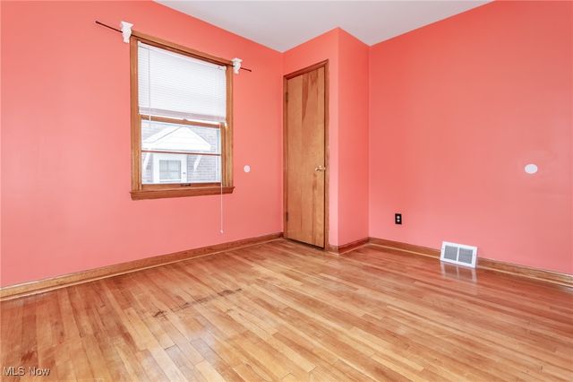 306 E 323rd Street, Willowick, OH 44095