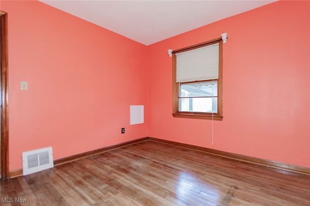 306 E 323rd Street, Willowick, OH 44095