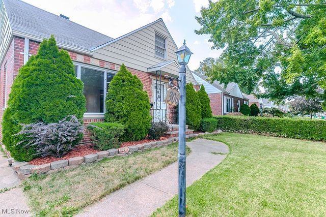 306 E 323rd Street, Willowick, OH 44095