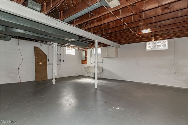 306 E 323rd Street, Willowick, OH 44095