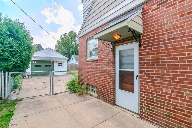 306 E 323rd Street, Willowick, OH 44095