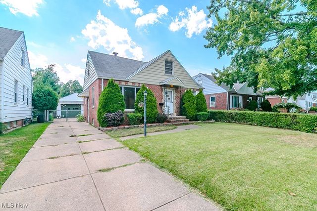 306 E 323rd Street, Willowick, OH 44095