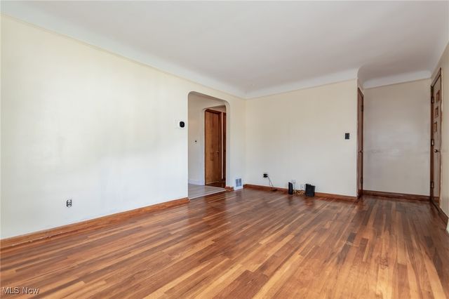 306 E 323rd Street, Willowick, OH 44095