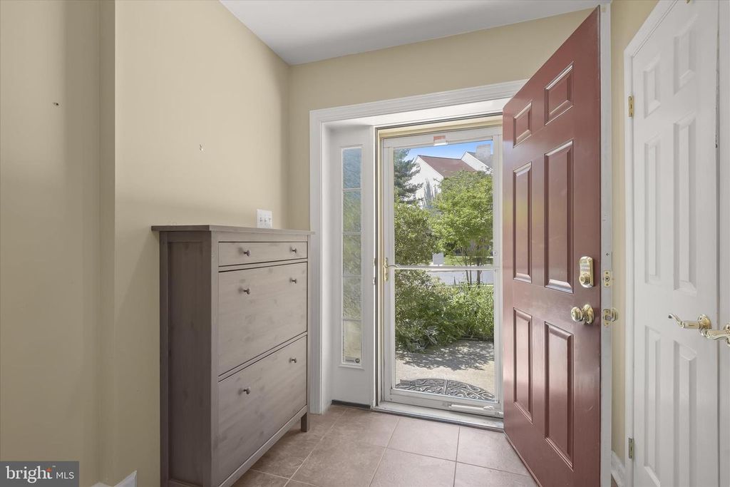 Image 8 of property listing at 4716 RAMS HORN ROW, Ellicott City, MD 21042