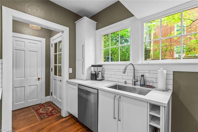 1700 Lynwood Avenue, Winston-salem, NC 27104