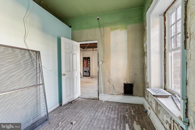329 E WISTER ST, Philadelphia, PA 19144