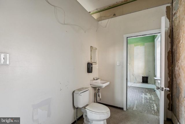 329 E WISTER ST, Philadelphia, PA 19144