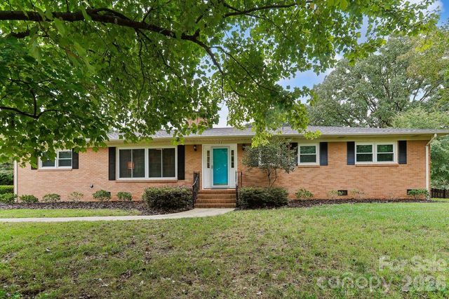 122 Chanticleer Court, Charlotte, NC 28214