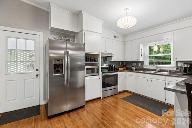 122 Chanticleer Court, Charlotte, NC 28214