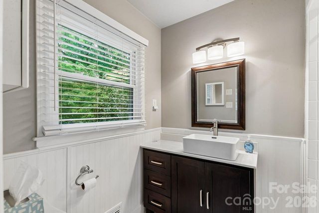 122 Chanticleer Court, Charlotte, NC 28214