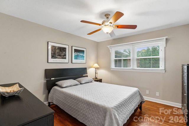 122 Chanticleer Court, Charlotte, NC 28214