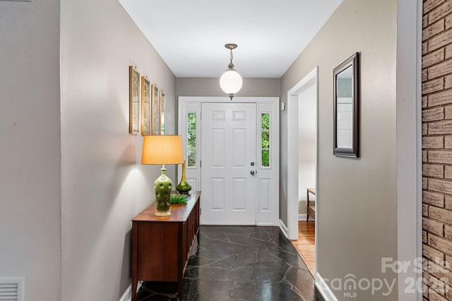 122 Chanticleer Court, Charlotte, NC 28214