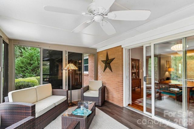 122 Chanticleer Court, Charlotte, NC 28214