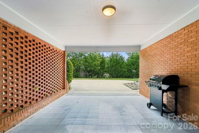122 Chanticleer Court, Charlotte, NC 28214