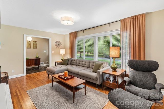 122 Chanticleer Court, Charlotte, NC 28214