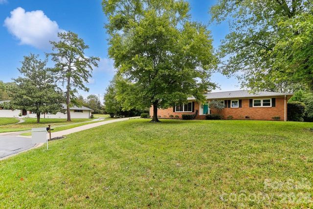 122 Chanticleer Court, Charlotte, NC 28214