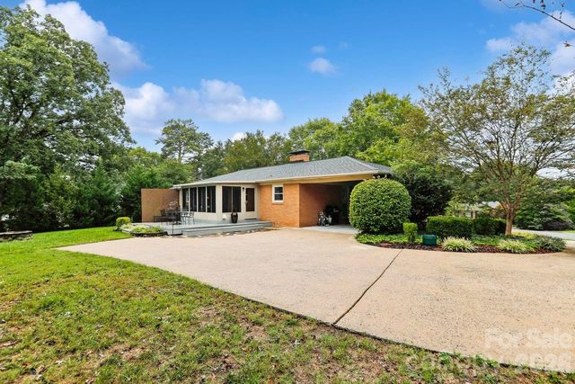 122 Chanticleer Court, Charlotte, NC 28214