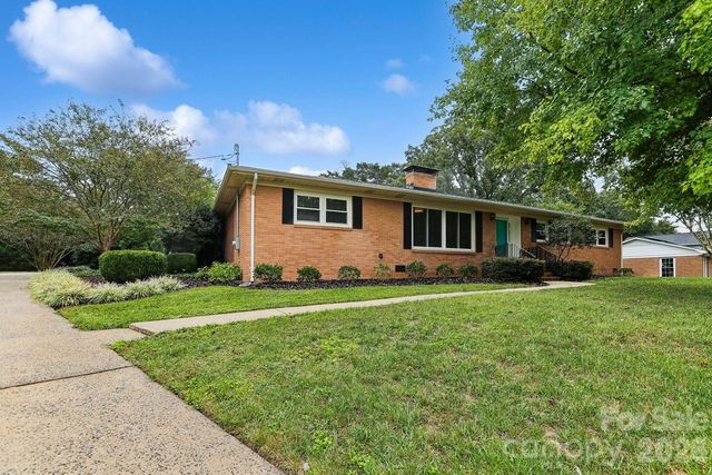 122 Chanticleer Court, Charlotte, NC 28214