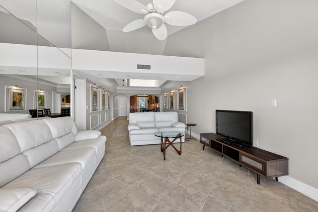 301 Ocean Bluffs Boulevard 5040, Jupiter, FL 33477