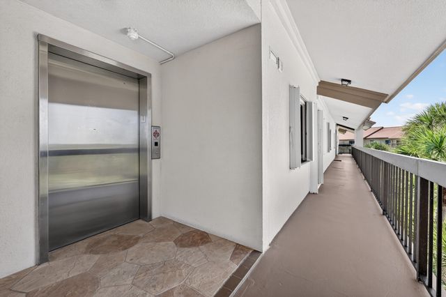 301 Ocean Bluffs Boulevard 5040, Jupiter, FL 33477