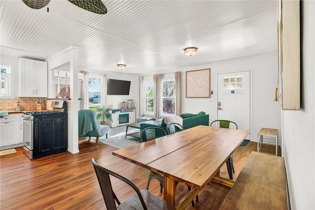 206 S Station St, Port Aransas, TX 78373