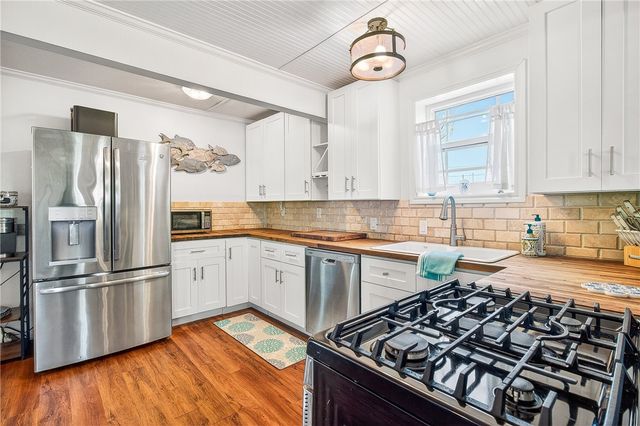 206 S Station St, Port Aransas, TX 78373