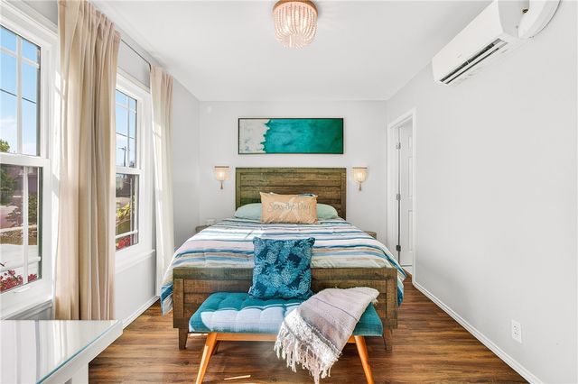 206 S Station St, Port Aransas, TX 78373