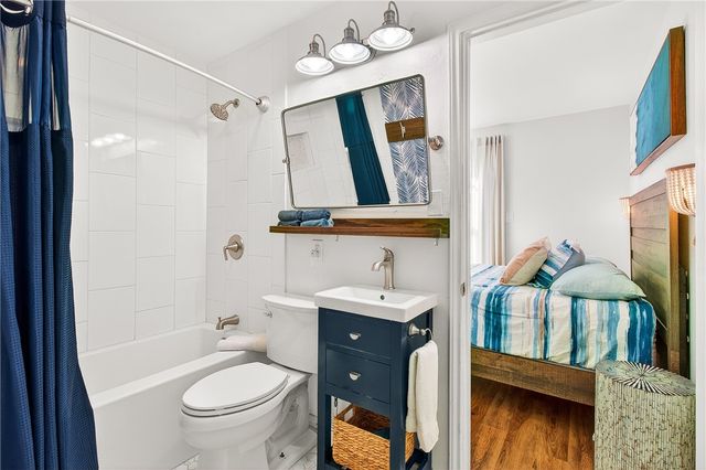 206 S Station St, Port Aransas, TX 78373