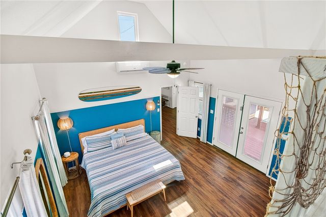 206 S Station St, Port Aransas, TX 78373