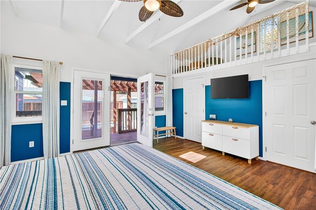 206 S Station St, Port Aransas, TX 78373