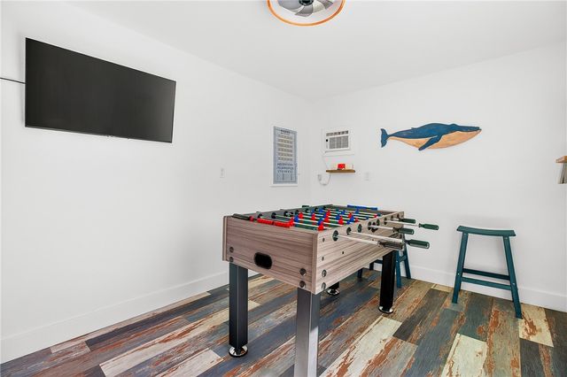 206 S Station St, Port Aransas, TX 78373