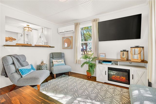 206 S Station St, Port Aransas, TX 78373