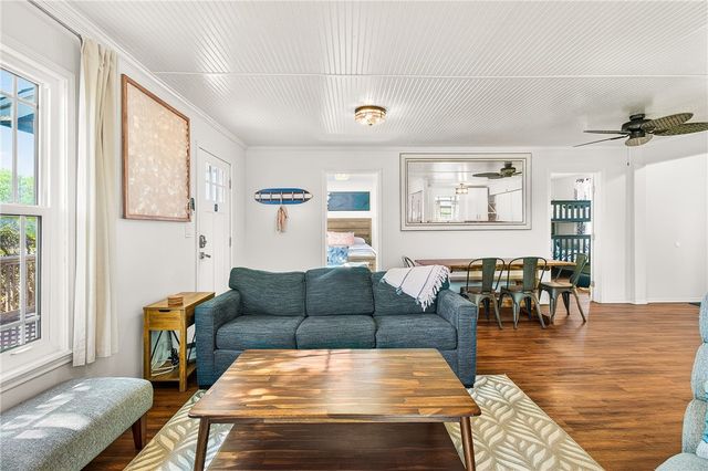 206 S Station St, Port Aransas, TX 78373