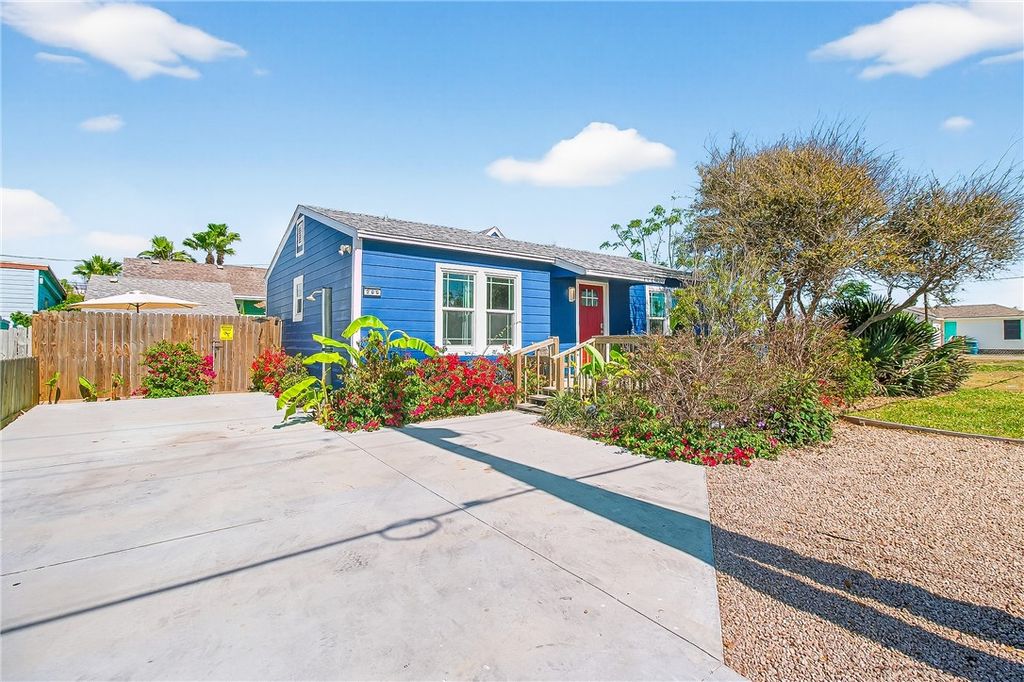 206 S Station St, Port Aransas, TX 78373 — photo 2