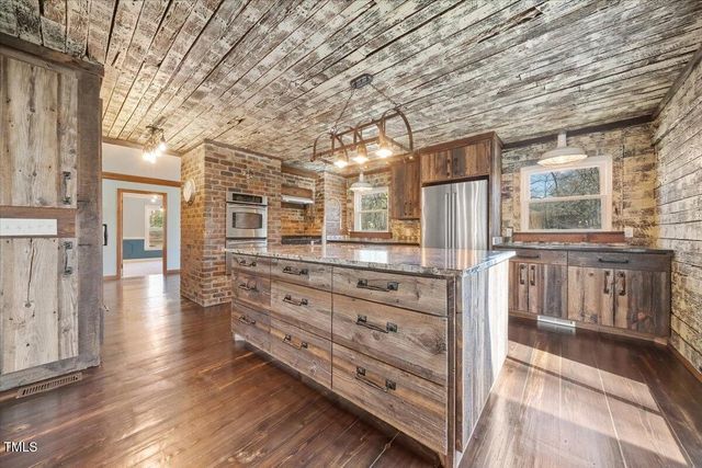 513 W Glendale Street, Siler City, NC 27344