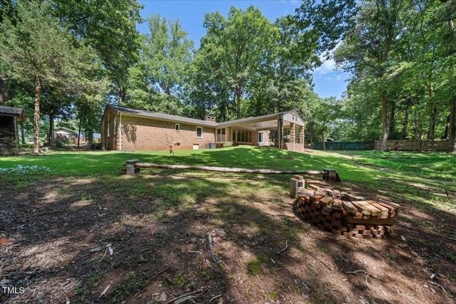 513 W Glendale Street, Siler City, NC 27344