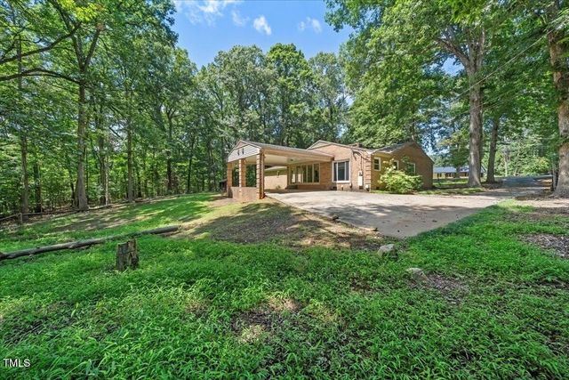 513 W Glendale Street, Siler City, NC 27344