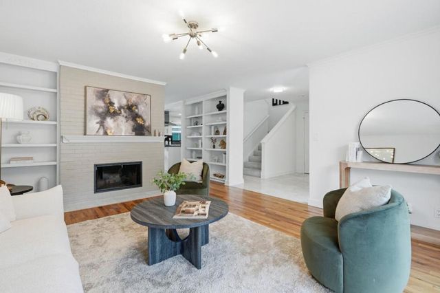 537 E McKinley Avenue B, Sunnyvale, CA 94086