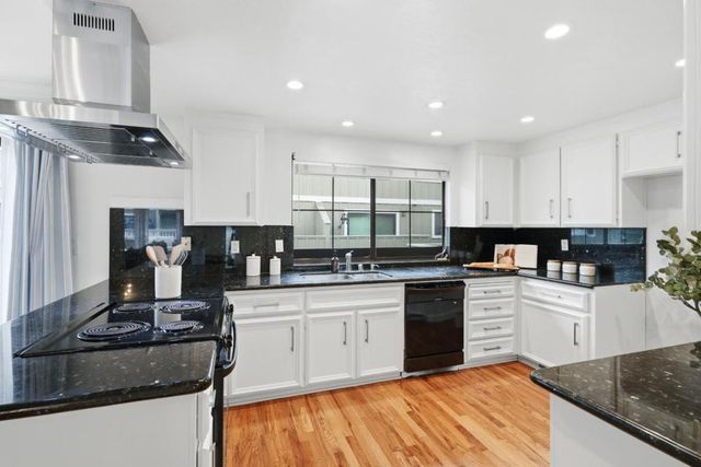 537 E McKinley Avenue B, Sunnyvale, CA 94086