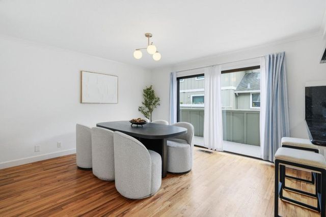 537 E McKinley Avenue B, Sunnyvale, CA 94086