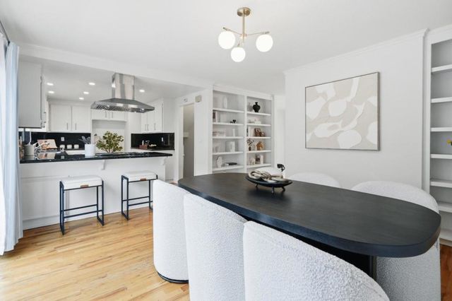 537 E McKinley Avenue B, Sunnyvale, CA 94086